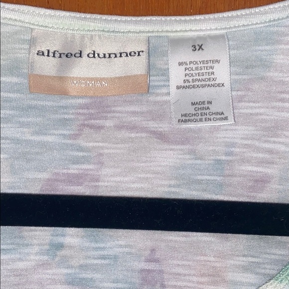 blouse - Picture 2 of 2